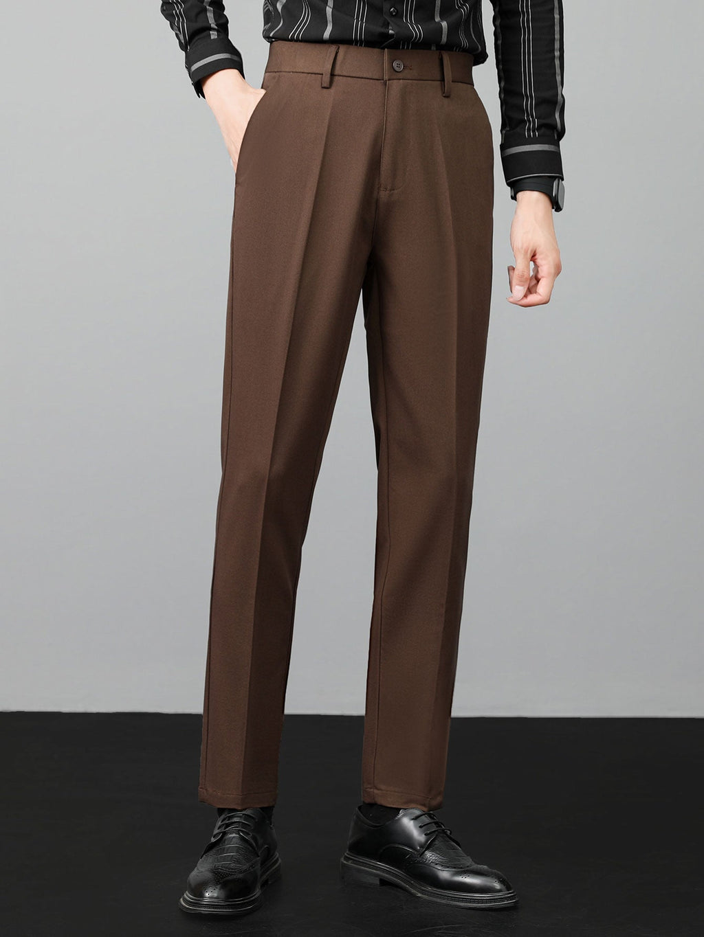 Contrast Trim Crew Neck Knit Tee & Slim Fit Tapered Pants