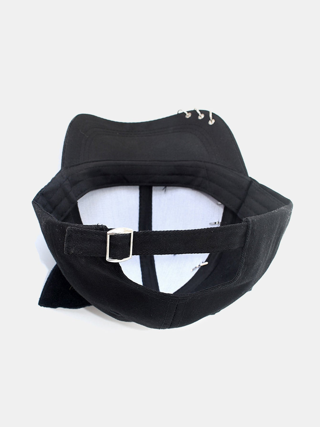 Y2K-Inspired Hip Hop Baseball Cap with Cat Ear Design and Metal Chain Accents for Music Festivals