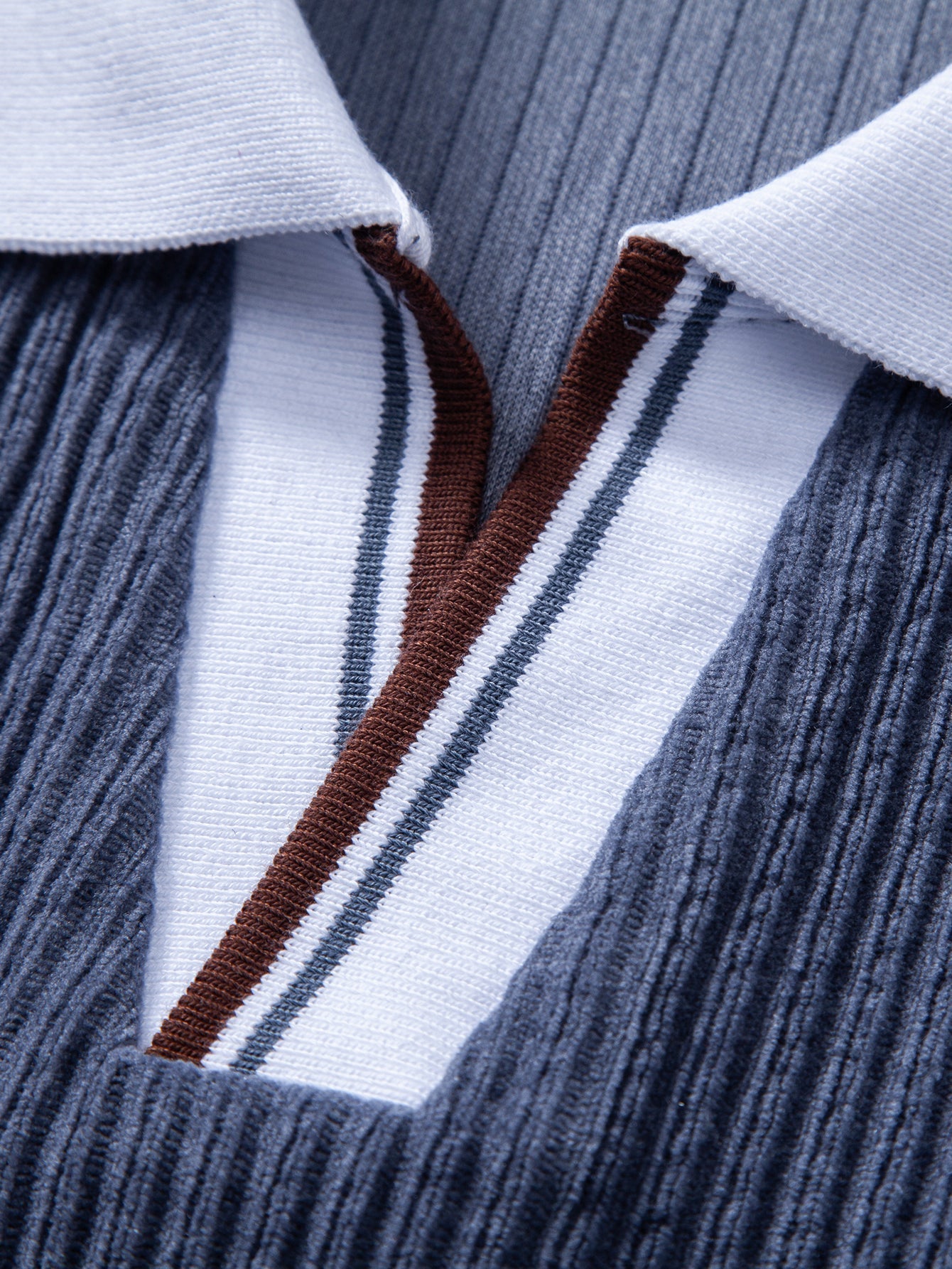 Johnny Collar Sweatshirt with Contrast Trim